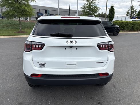 Used 2024 Jeep Compass Latitude AWD/4WD image 8