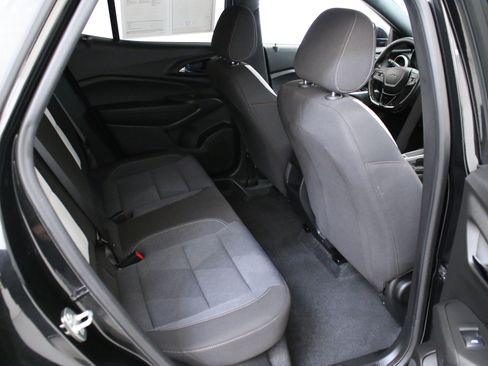 Used 2024 Chevrolet Trax RS w/ Driver Confidence Package image 28