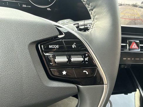 New 2025 Kia Niro Wind image 12