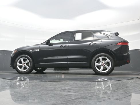 Used 2017 Jaguar F-PACE Premium image 31