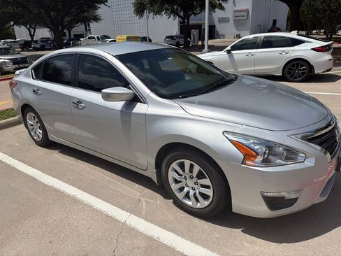 Used 2013 Nissan Altima 2.5 S FWD image 2