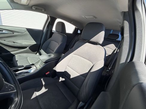 Used 2017 Chevrolet Malibu LS image 4