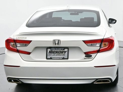 Used 2018 Honda Accord Sport image 6