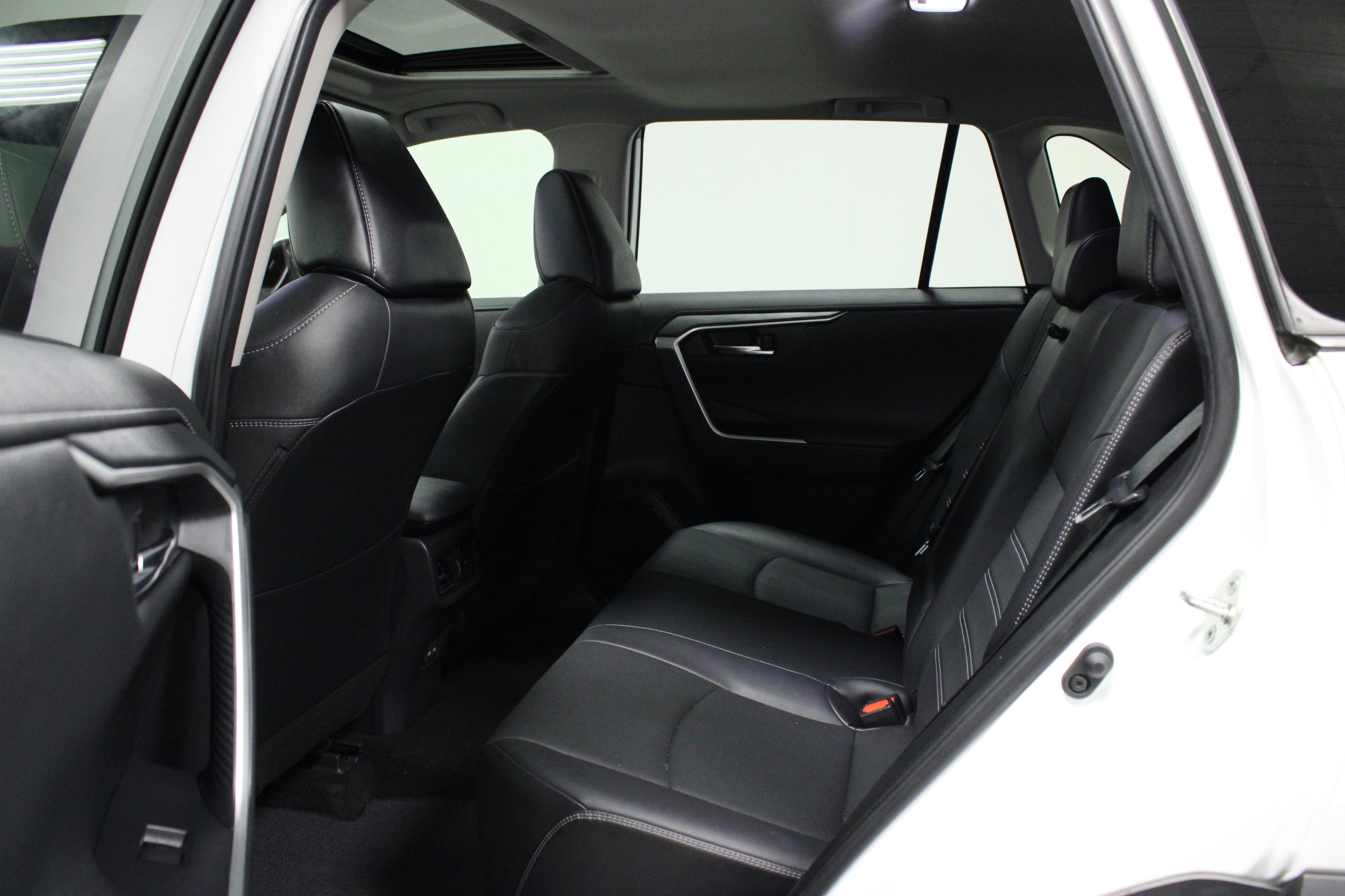 Used 2023 Toyota RAV4 Limited FWD image 13