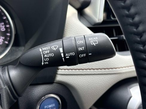 Used 2021 Toyota RAV4 XLE w/ Convenience Package AWD/4WD image 17