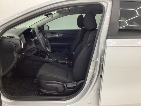 Used 2019 Kia Forte LXS FWD image 14