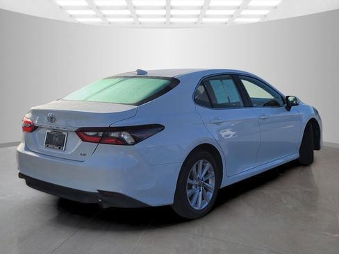 Used 2021 Toyota Camry LE image 4