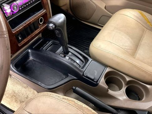 Used 1999 Nissan Pathfinder XE RWD image 16