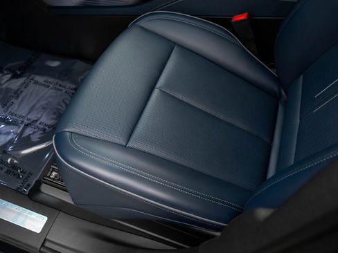 New 2025 Cadillac Escalade IQ Sport 2 w/ LPO, ONYX Package image 17