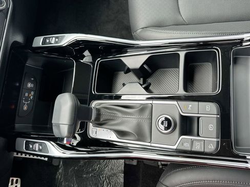 Used 2024 Kia Sorento SX image 40