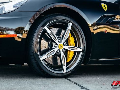 Used 2014 Ferrari California RWD image 53