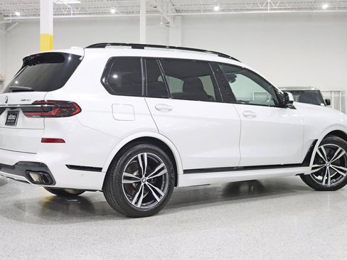 Used 2023 BMW X7 xDrive40i w/ M Sport Package AWD/4WD image 9