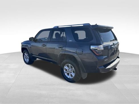 Used 2014 Toyota 4Runner SR5 image 5