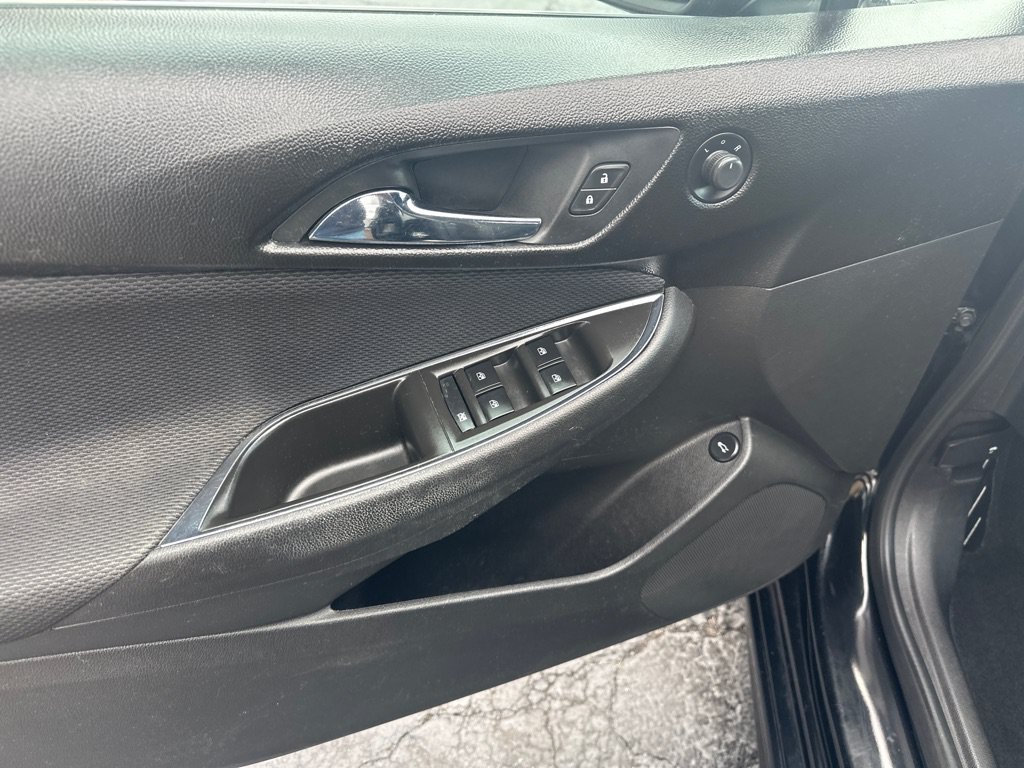 Used 2017 Chevrolet Cruze LT w/ RS Package FWD image 17