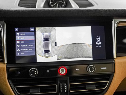 Certified 2026 Porsche Macan AWD/4WD image 23