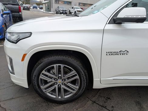 Used 2022 Chevrolet Traverse High Country image 2