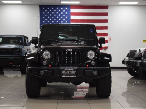 Used 2017 Jeep Wrangler Rubicon AWD/4WD image 2