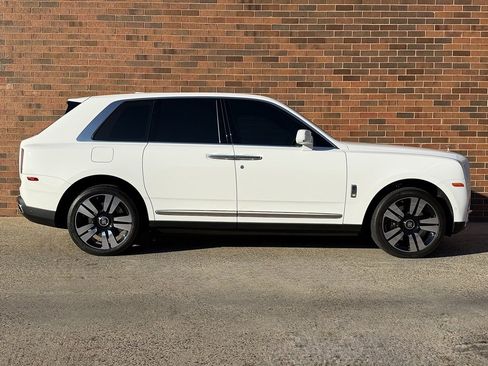 Used 2024 Rolls-Royce Cullinan image 8