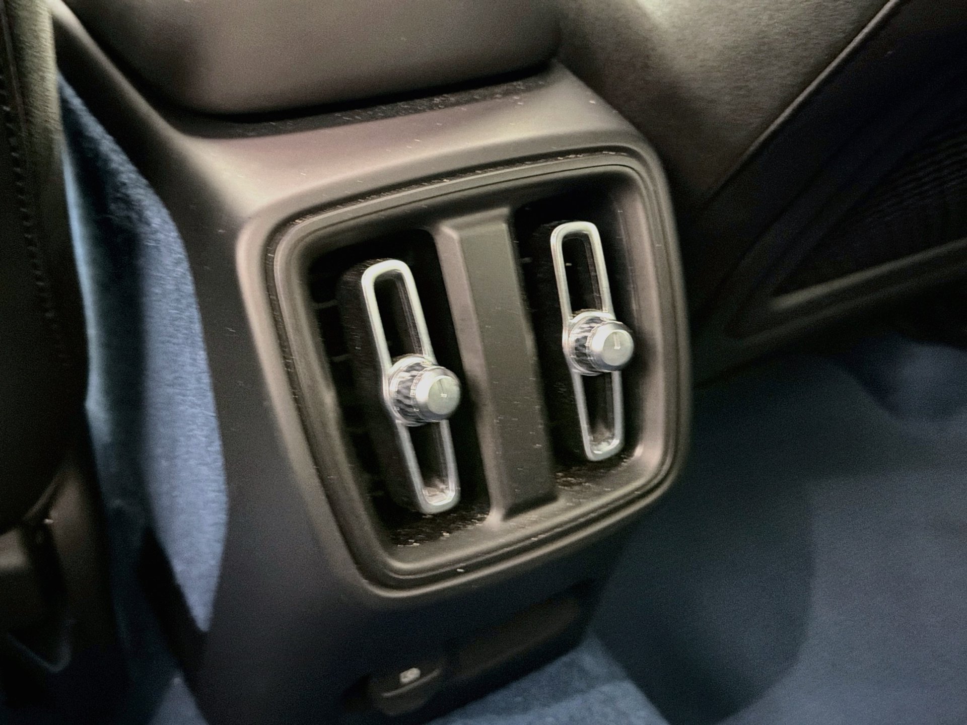Certified 2023 Volvo C40 P8 Recharge Plus AWD/4WD image 27