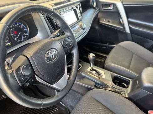 Used 2018 Toyota RAV4 XLE AWD/4WD image 11