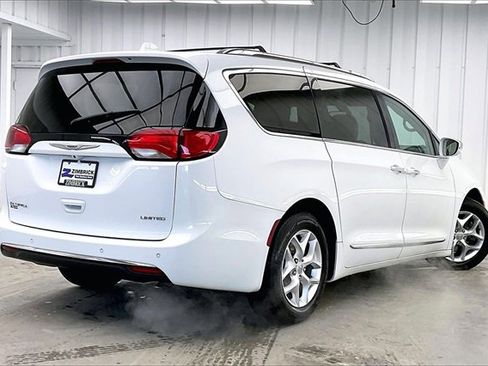 Used 2020 Chrysler Pacifica Limited image 12