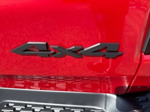 New 2026 RAM 1500 Laramie AWD/4WD image 19
