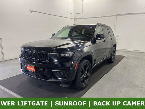Used 2023 Jeep Grand Cherokee Altitude AWD/4WD image 1