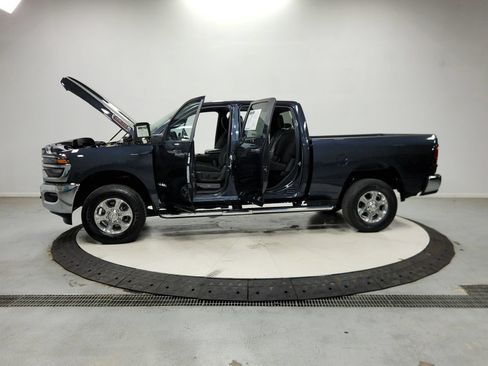Used 2025 RAM 2500 Big Horn AWD/4WD image 13