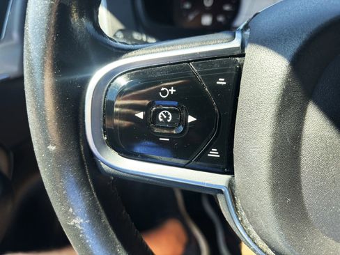 Used 2016 Volvo XC90 T6 Momentum image 20