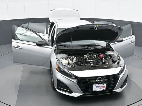 Used 2024 Nissan Altima 2.5 SV FWD image 34
