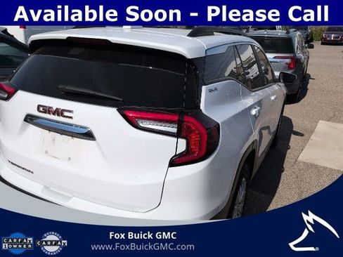Used 2023 GMC Terrain SLE w/ Driver Convenience Package FWD image 4