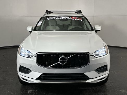 Used 2018 Volvo XC60 T5 Momentum w/ Convenience Package image 3