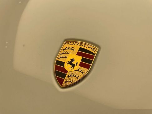 New 2026 Porsche Macan image 24