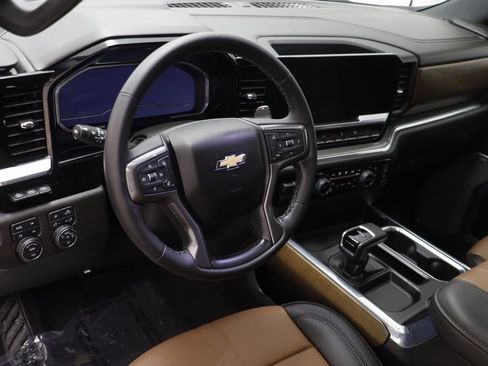 Certified 2024 Chevrolet Silverado 1500 High Country w/ High Country Premium Package image 6