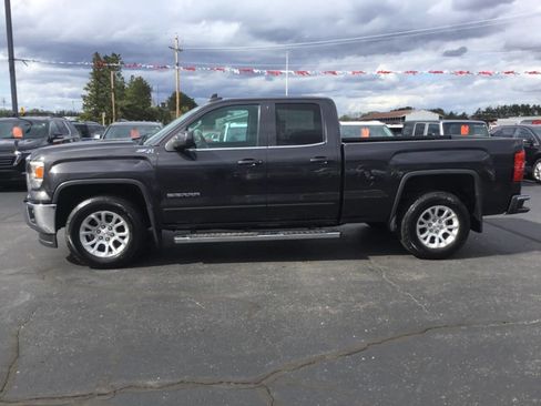 Used 2015 GMC Sierra 1500 SLE w/ SLE Preferred Package AWD/4WD image 2
