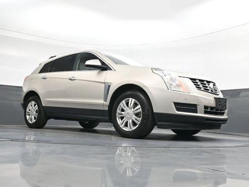 Used 2014 Cadillac SRX Luxury w/ Driver Awareness Package FWD image 39
