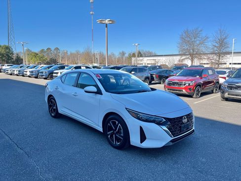 Used 2024 Nissan Sentra SV image 11