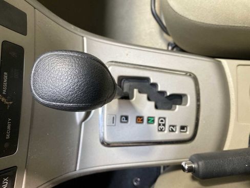 Used 2013 Toyota Corolla LE image 17