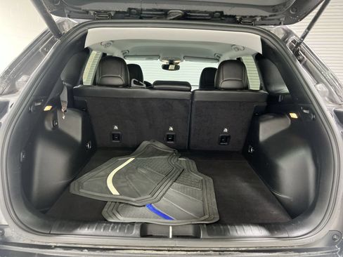 Used 2020 Jeep Cherokee Latitude Lux w/ Comfort/Convenience Group AWD/4WD image 22