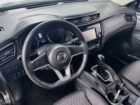Used 2019 Nissan Rogue SV AWD/4WD image 12