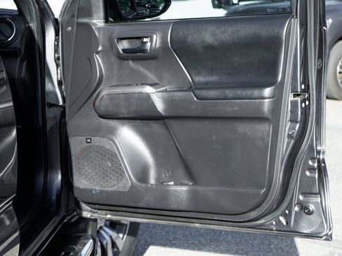 Used 2023 Toyota Tacoma Limited image 39