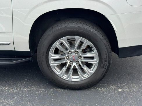 Used 2023 GMC Yukon XL SLT w/ SLT Premium Package AWD/4WD image 7