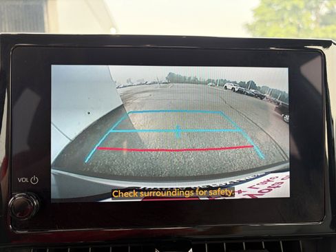 Used 2023 Toyota Corolla Cross L AWD/4WD image 18