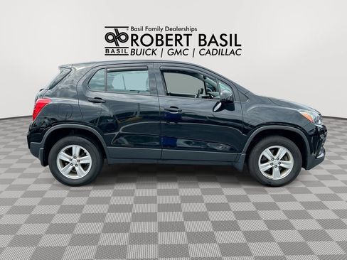 Used 2018 Chevrolet Trax LS AWD/4WD image 9