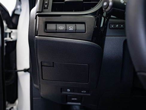 Certified 2025 Lexus ES 300h Ultra Luxury w/ Accessory Package (Z1) image 42