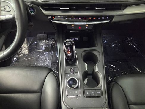 Used 2024 Cadillac XT4 Premium Luxury FWD image 13