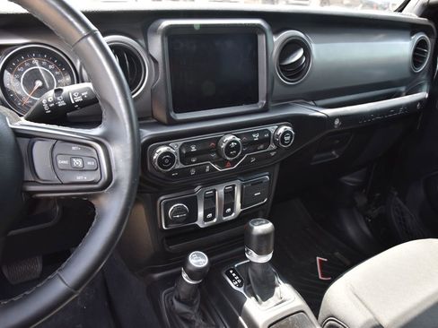 Used 2021 Jeep Wrangler Sport S AWD/4WD image 9