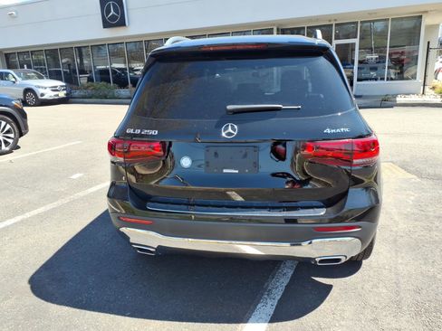 Certified 2022 Mercedes-Benz GLB 250 4MATIC image 4