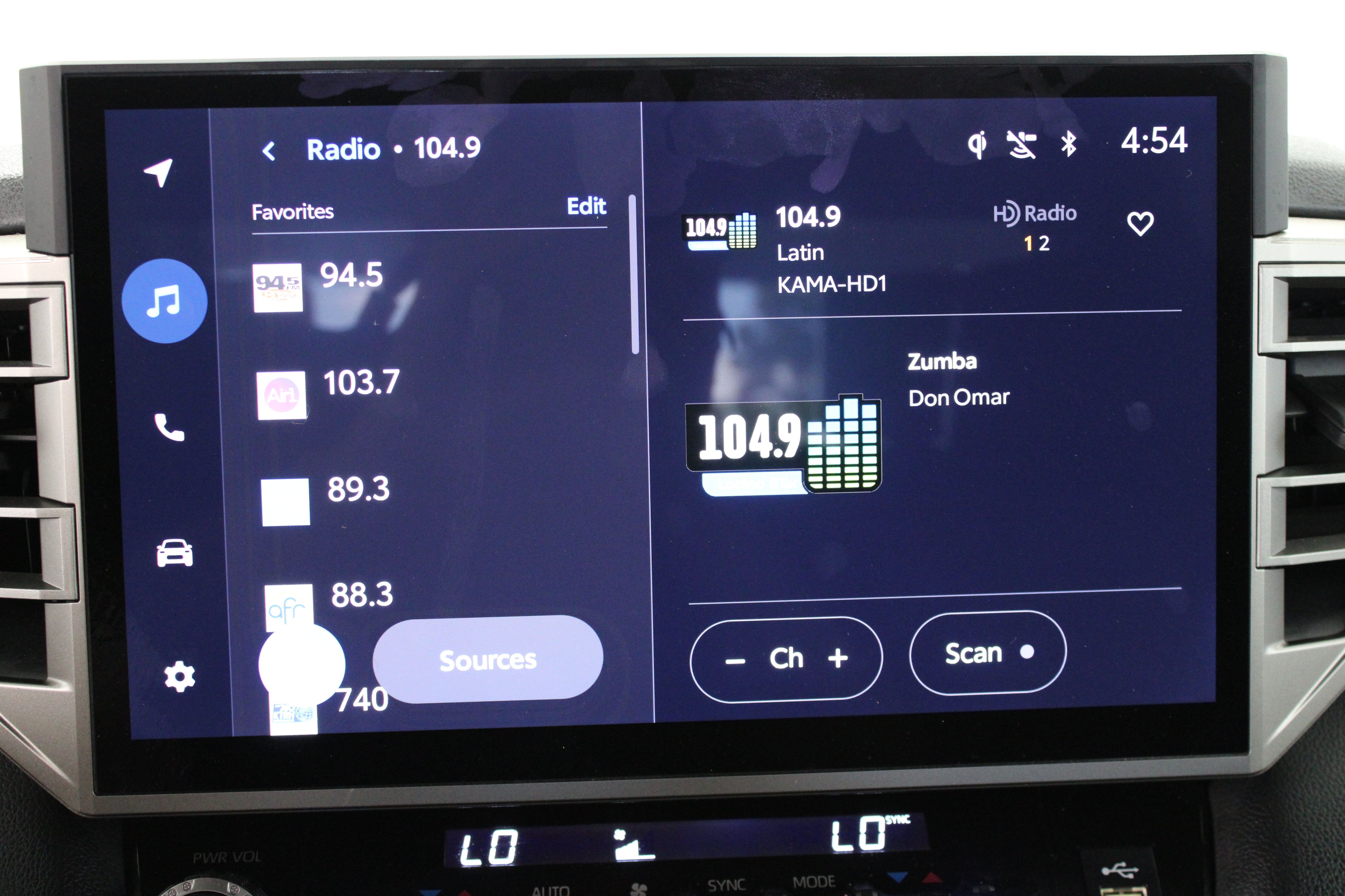 Used 2025 Toyota Tundra Limited AWD/4WD image 20