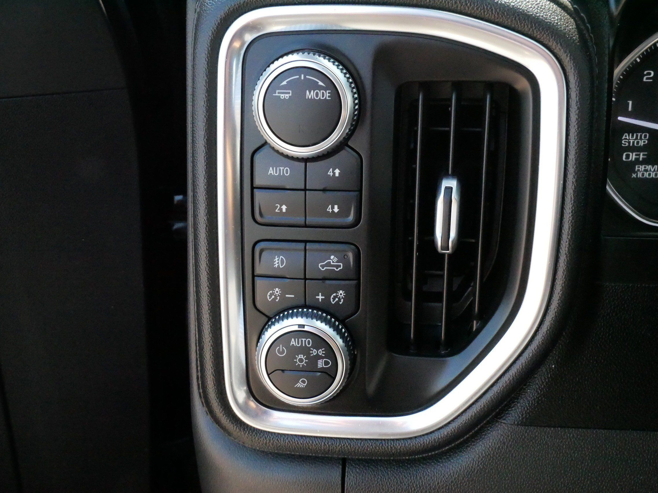 Used 2021 GMC Sierra 1500 SLT w/ SLT Premium Plus Package AWD/4WD image 26